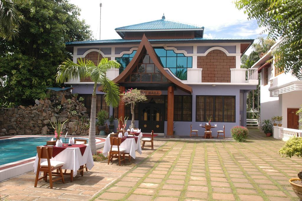 Emerald Land Hotel Mandalay Buitenkant foto