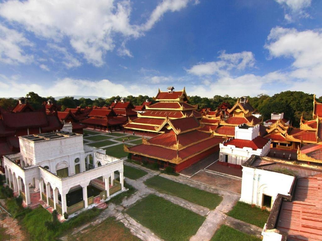 Emerald Land Hotel Mandalay Buitenkant foto