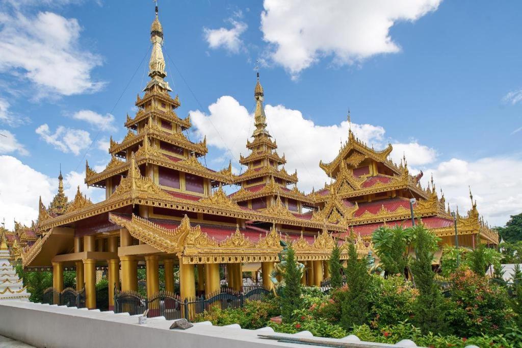 Emerald Land Hotel Mandalay Buitenkant foto