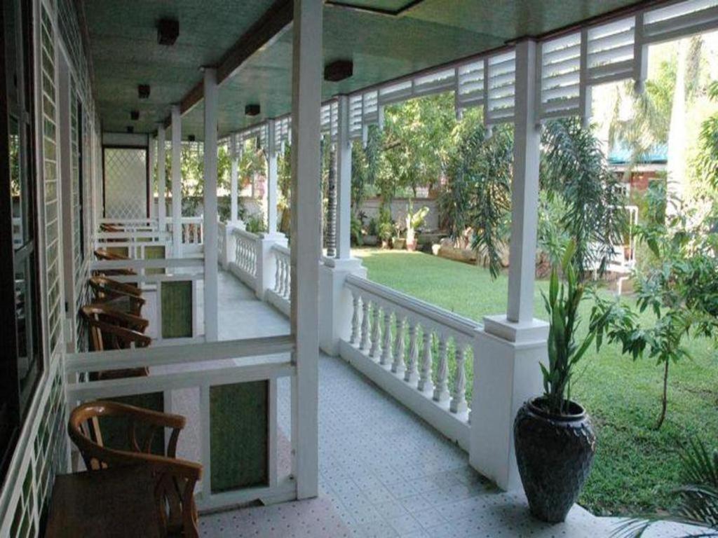 Emerald Land Hotel Mandalay Buitenkant foto