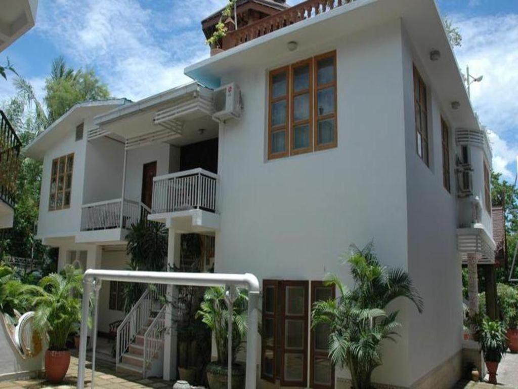 Emerald Land Hotel Mandalay Buitenkant foto