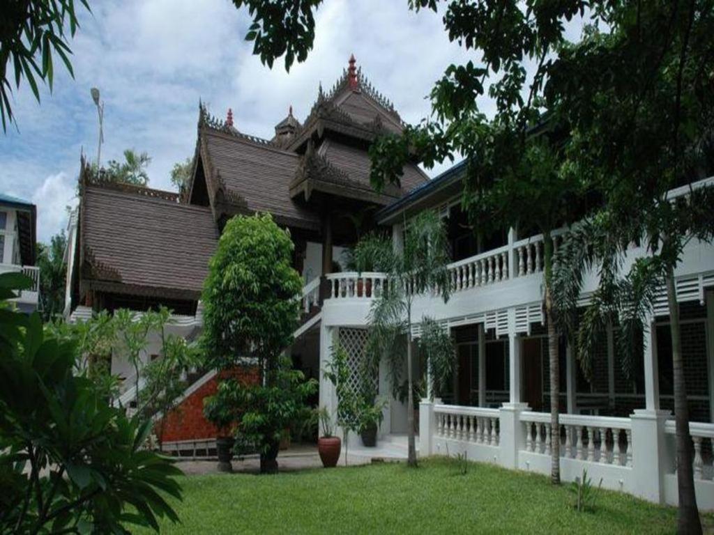 Emerald Land Hotel Mandalay Buitenkant foto