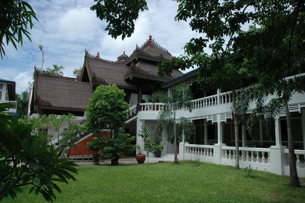 Emerald Land Hotel Mandalay Buitenkant foto