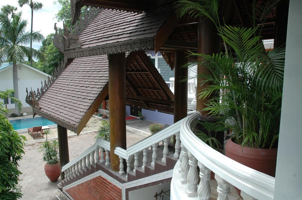 Emerald Land Hotel Mandalay Buitenkant foto