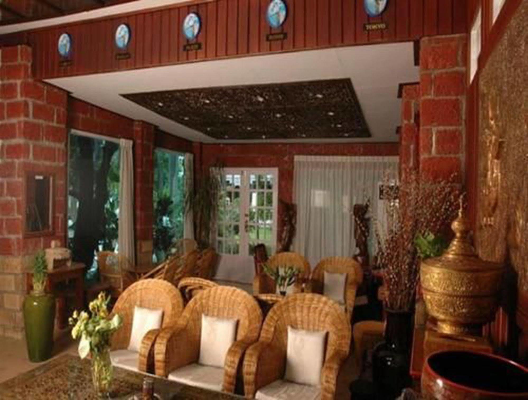 Emerald Land Hotel Mandalay Buitenkant foto