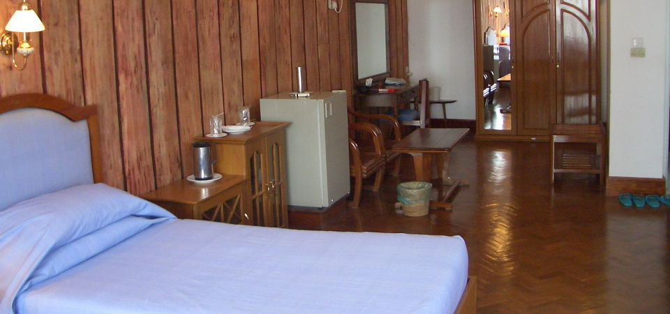 Emerald Land Hotel Mandalay Buitenkant foto